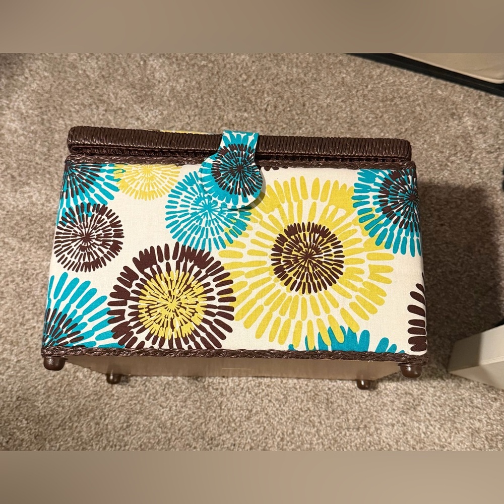 Sewing Box - Picture 4 of 8
